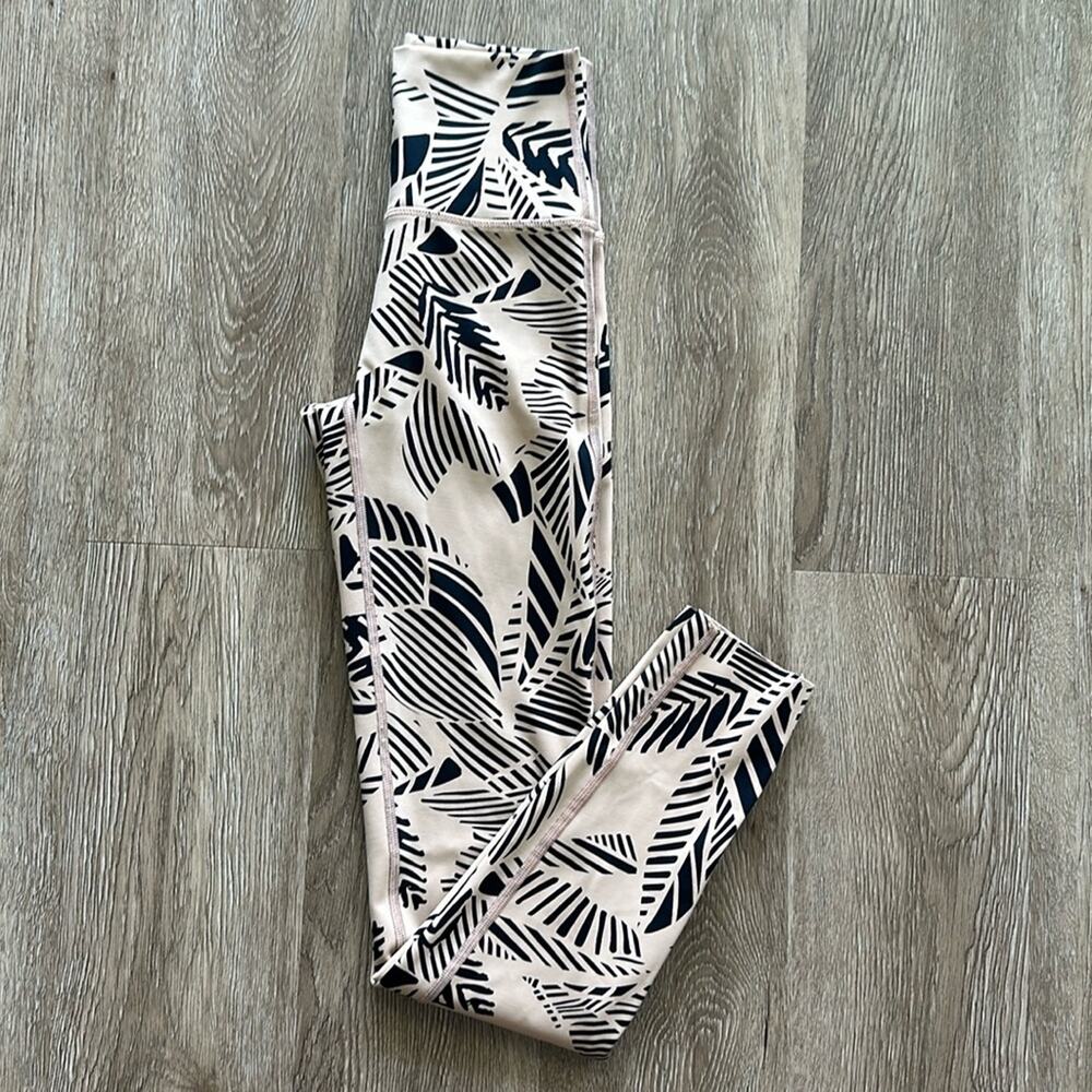 Aerie Palm Leaf Print 7/8 Leggings Tan & Black Size XS High‎ Rise